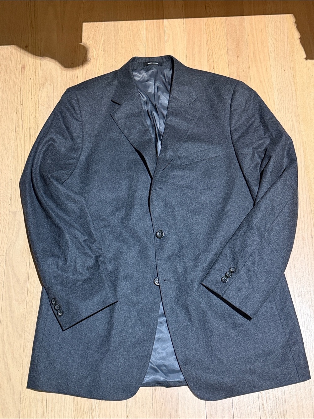 Men's Dark Gray Two-Button Blazer - Classic Tailored Style 42R